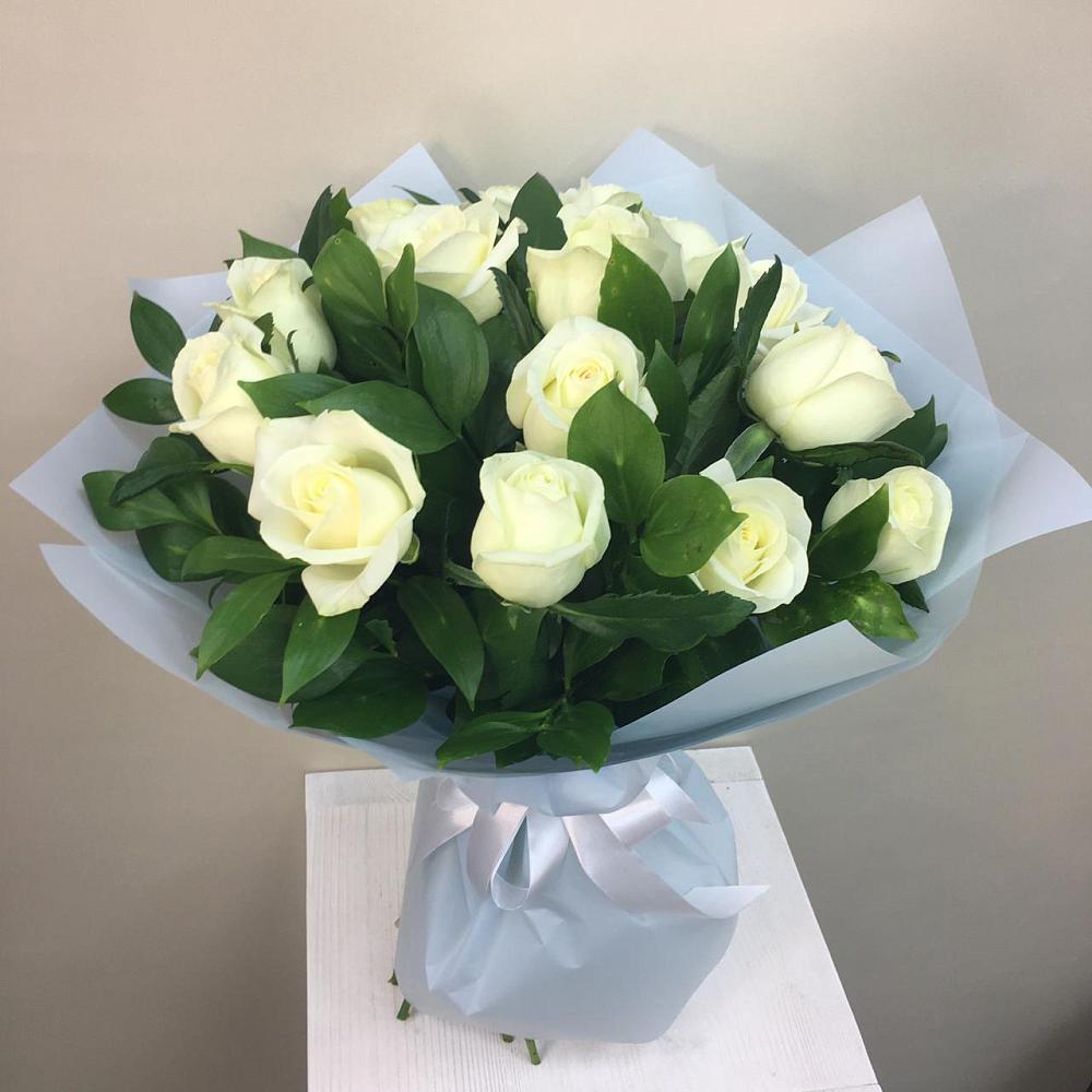 Букет 15 Белых роз Проуд в Татарске