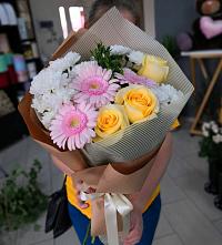 Букет цветов из:  Герберы, Розы и Хризантемы в Татарске