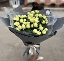 Букет Белые кустовые розы Солинеро в Татарске