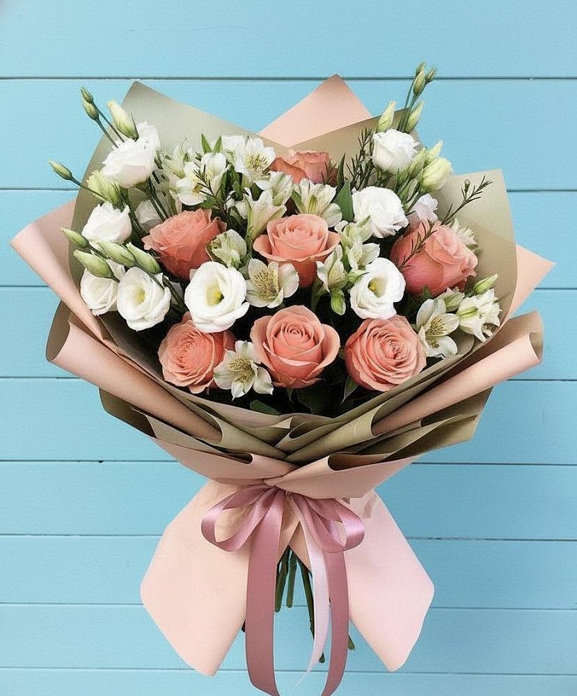 Букет цветов из: Розы, Альстромерии и Лизиантусы в Татарске