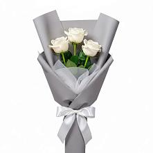 Букет 3 белые розы в Татарске