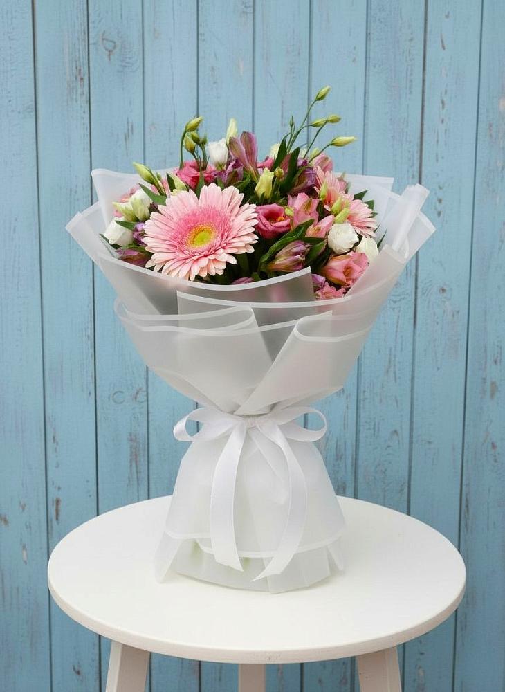 Букет цветов из: Герберы, Альстромерии и Лизиантусы в Татарске