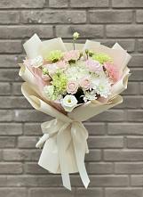 Букет цветов из:  Гвоздики, Розы, Лизиантусы и Хризантемы в Татарске