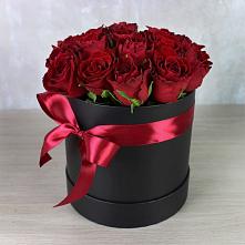 Цветочная композиция из Розы в шляпной коробке в Татарске